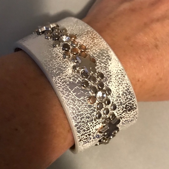 Jewelry - Closeout ▪️Artisan Made Silver inlay Leather Cuff